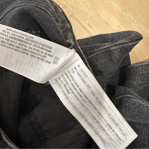 Abercrombie and Fitch The Mom High Rise Black Womens Size 27 Dark Straight Leg - Picture 16 of 16